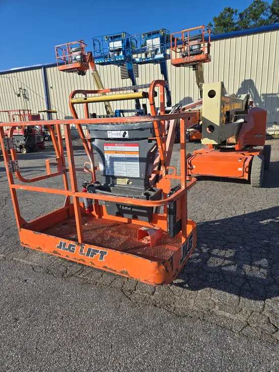 2017 JLG E450AJ Articulating Boom Lift