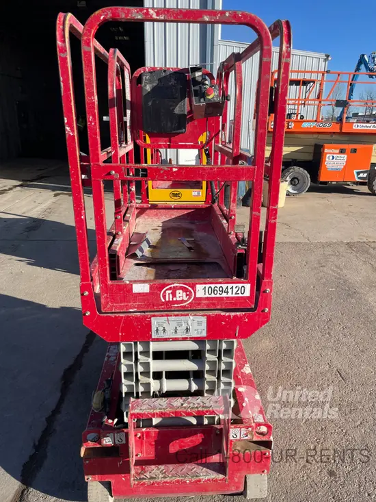 2017 MEC MICRO 19 Scissor Lift