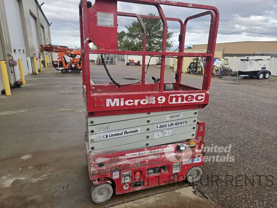 2018 MEC MICRO 19 Scissor Lift