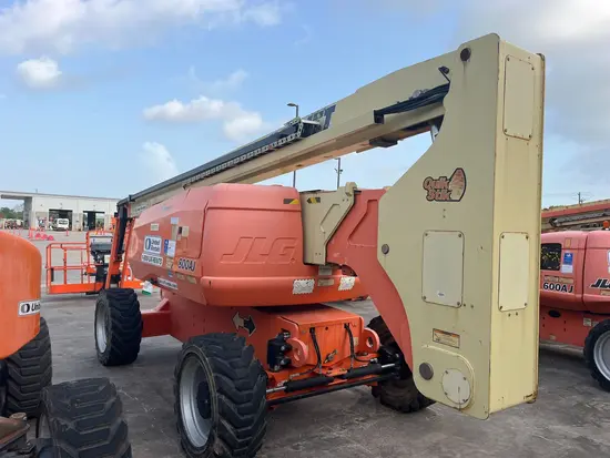 2017 JLG 800AJ Articulating Boom Lift