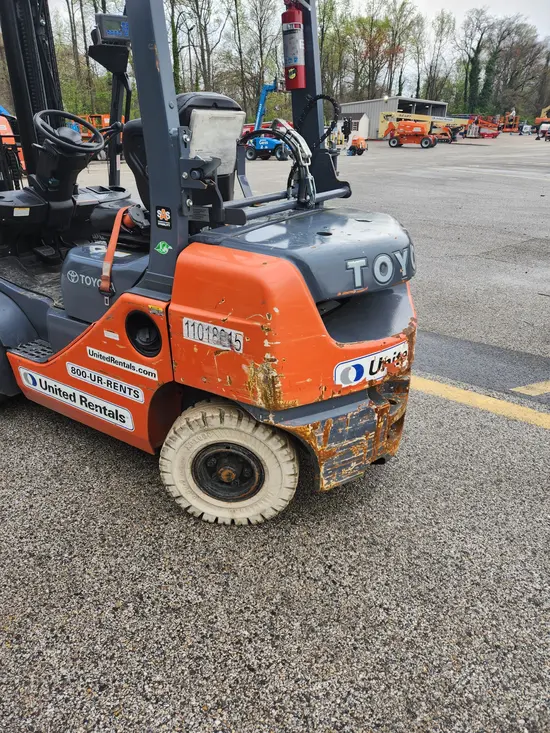 2019 Toyota 8FGU25 Warehouse Forklift
