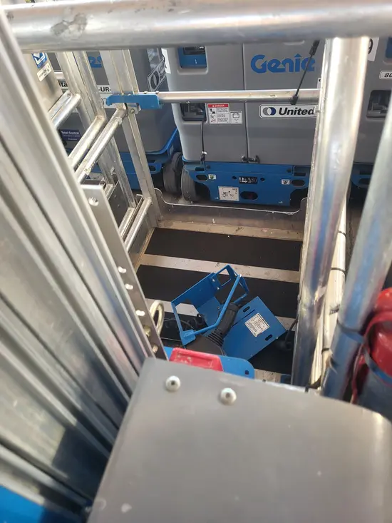 2019 Genie GR-20 Self-Propelled One-Person Lift