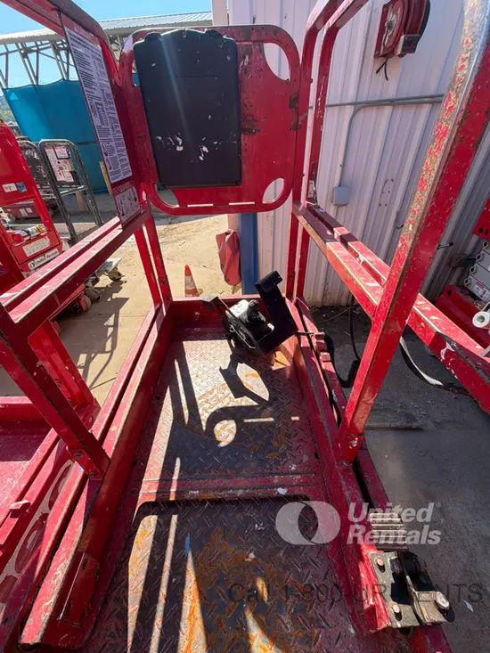 2018 MEC MICRO 19 Scissor Lift
