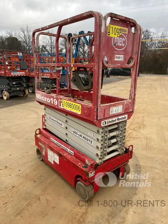 2019 MEC MICRO 19 Scissor Lift
