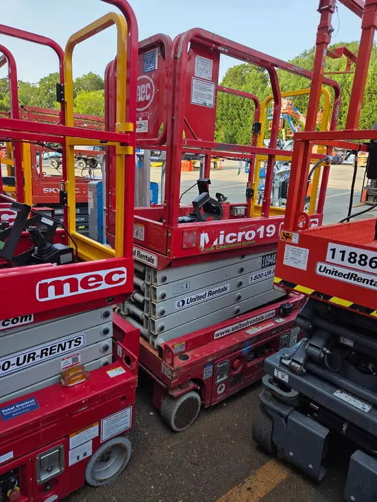 2019 MEC MICRO 19 Scissor Lift