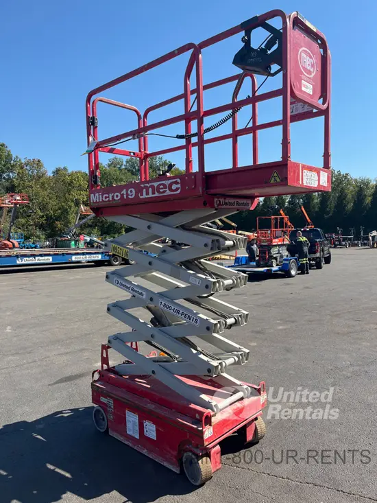 2019 MEC MICRO 19 Scissor Lift
