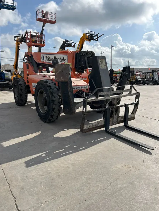 2017 SKYTRAK 10054 Forklift