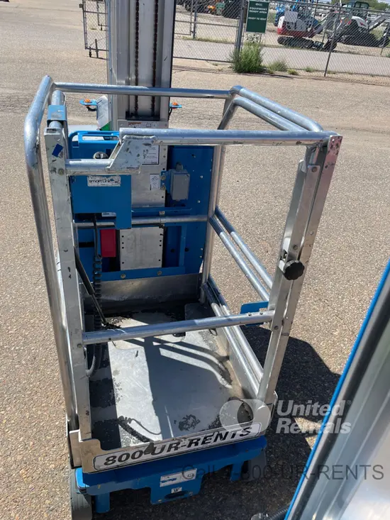 2018 Genie GR-20 Self-Propelled One-Person Lift