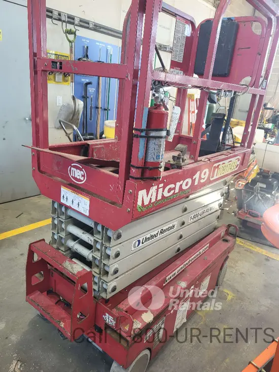 2019 MEC MICRO 19 Scissor Lift