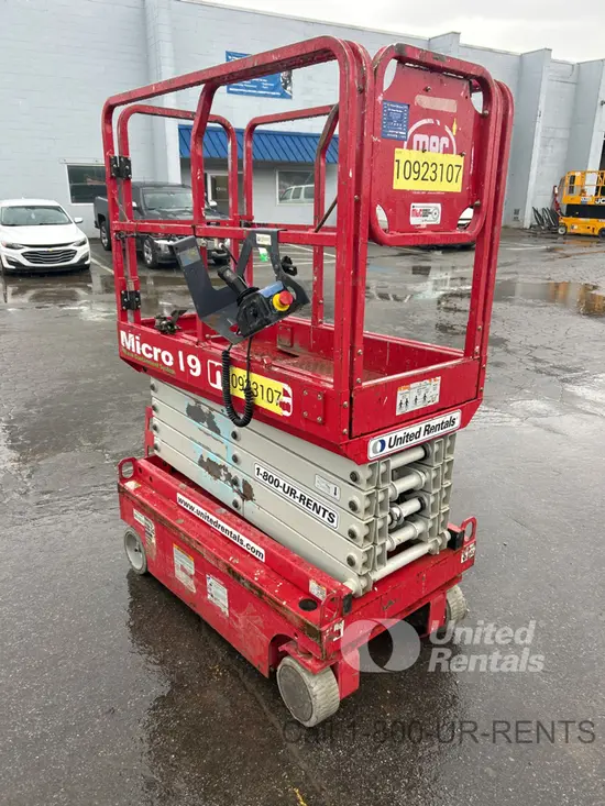 2019 MEC MICRO 19 Scissor Lift