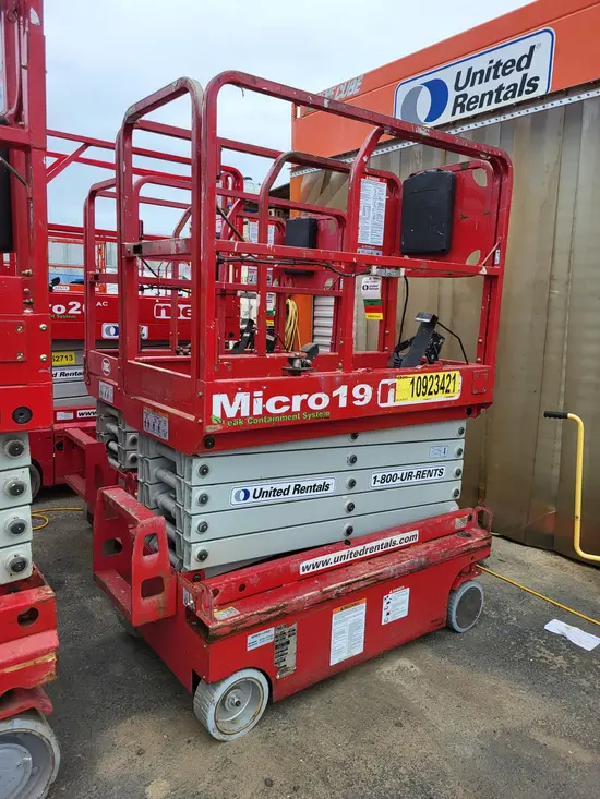 2019 MEC MICRO 19 Scissor Lift