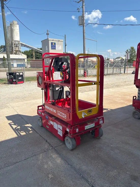 2019 MEC MICRO 19 Scissor Lift