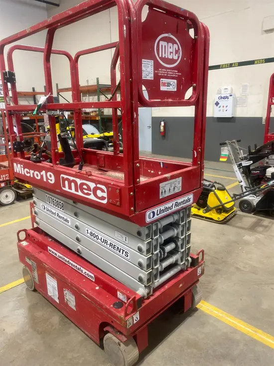 2018 MEC MICRO 19 Scissor Lift
