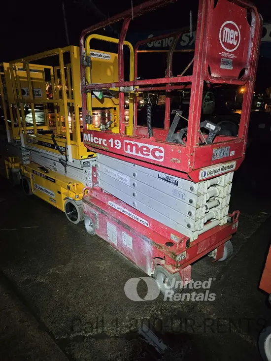 2019 MEC MICRO 19 Scissor Lift