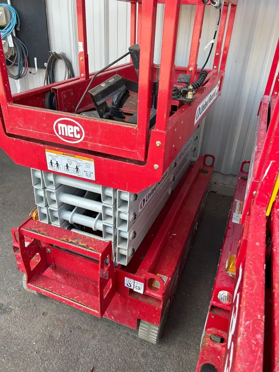 2019 MEC MICRO 19 Scissor Lift