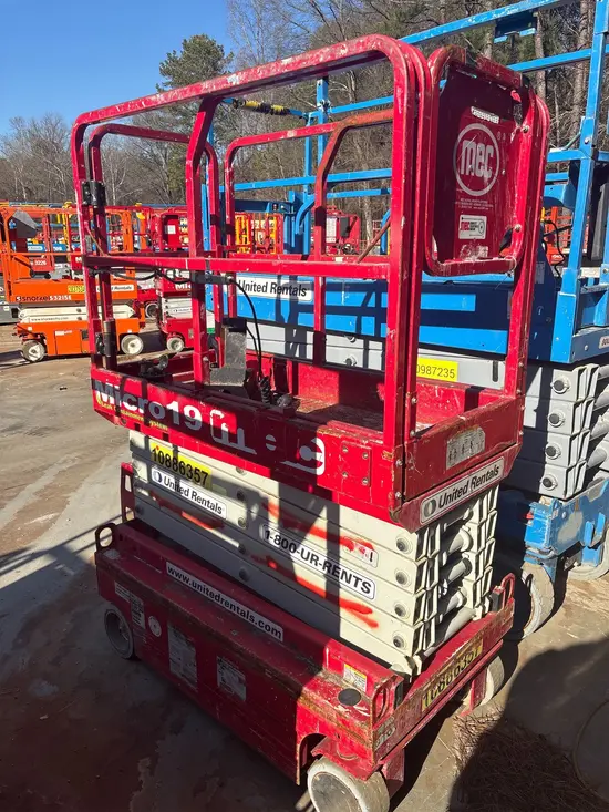 2019 MEC MICRO 19 Scissor Lift