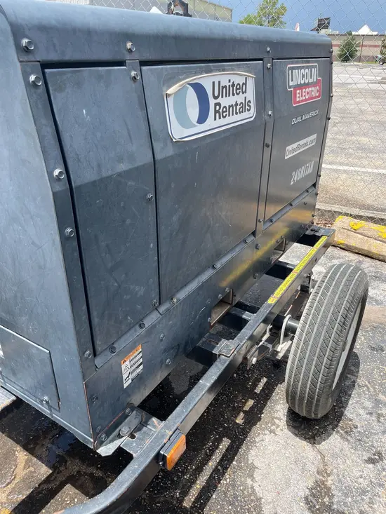 2020 Lincoln Electric DUAL MAVERICK Welder