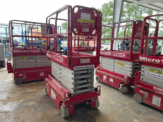 2019 MEC MICRO 19 Scissor Lift