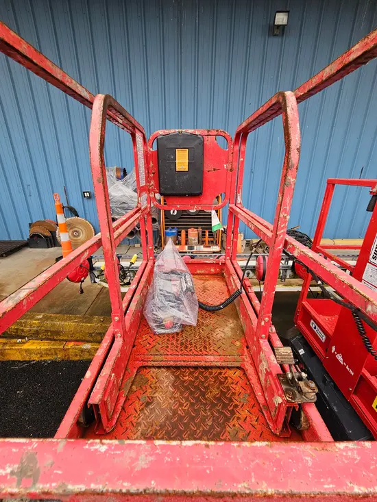 2019 MEC MICRO 19 Scissor Lift