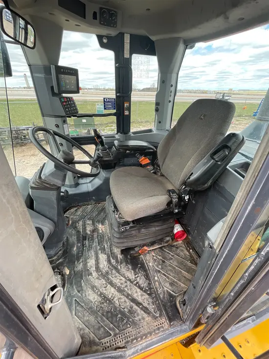 2022 John Deere 544P Wheel Loader