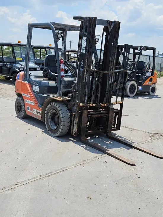 2019 Toyota 8FDU25 Warehouse Forklift