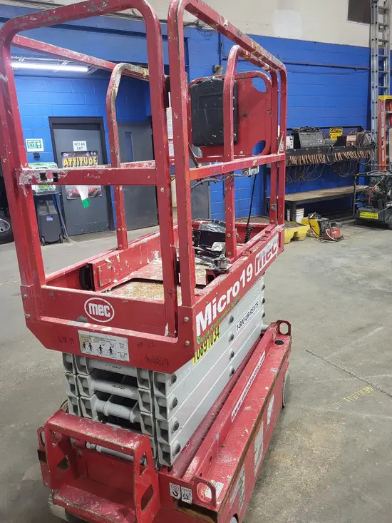 2019 MEC MICRO 19 Scissor Lift