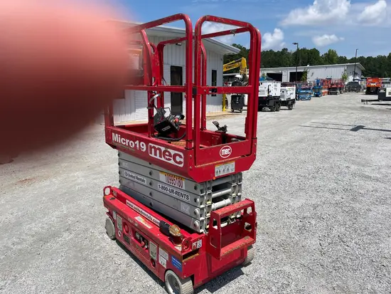2019 MEC MICRO 19 Scissor Lift