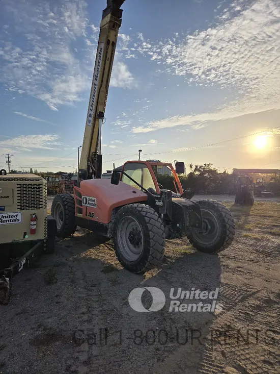 2018 JLG 742 Forklift