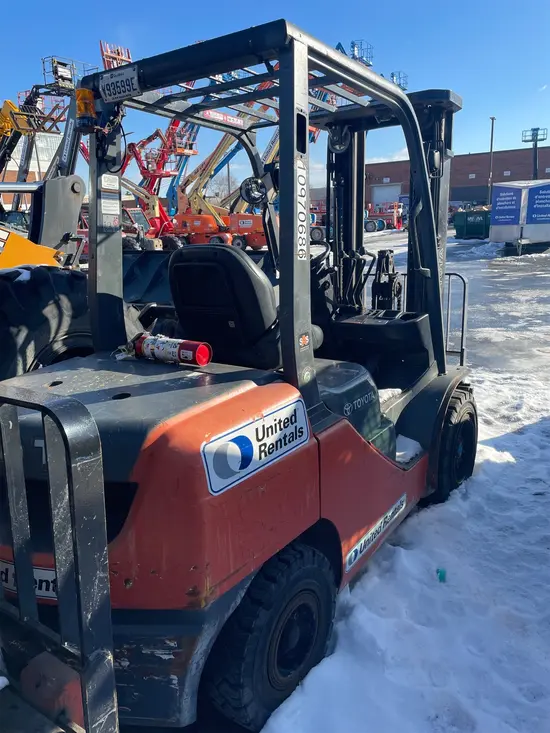 2019 Toyota 8FDU30 Warehouse Forklift