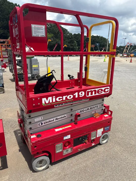 2019 MEC MICRO 19 Scissor Lift