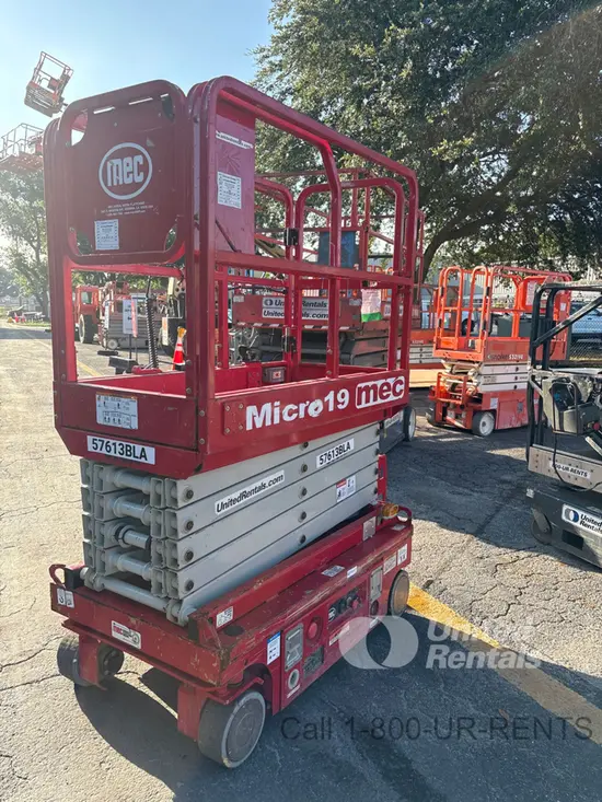 2018 MEC MICRO 19 Scissor Lift