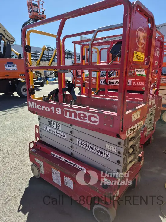 2018 MEC MICRO 19 Scissor Lift