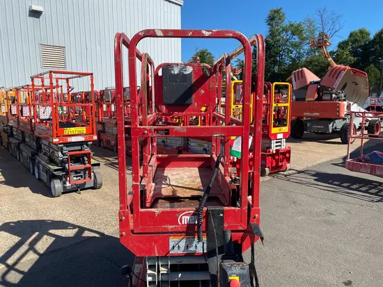 2019 MEC MICRO 19 Scissor Lift