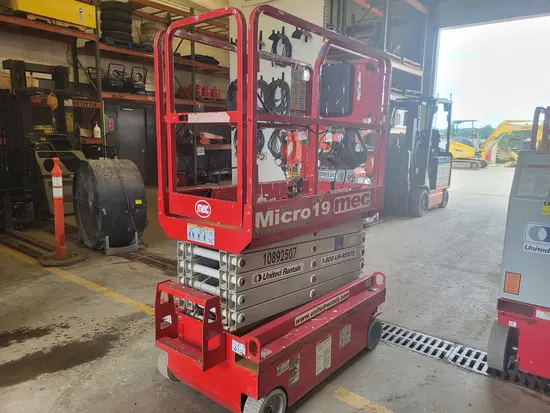 2019 MEC MICRO 19 Scissor Lift