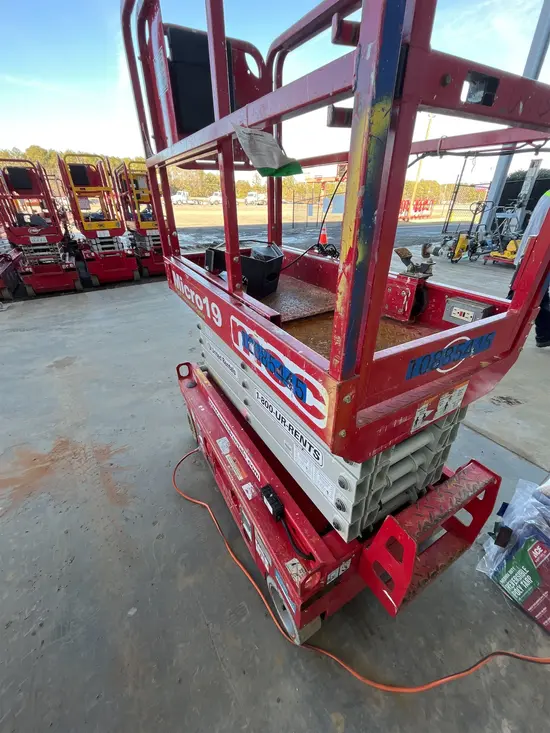 2019 MEC MICRO 19 Scissor Lift