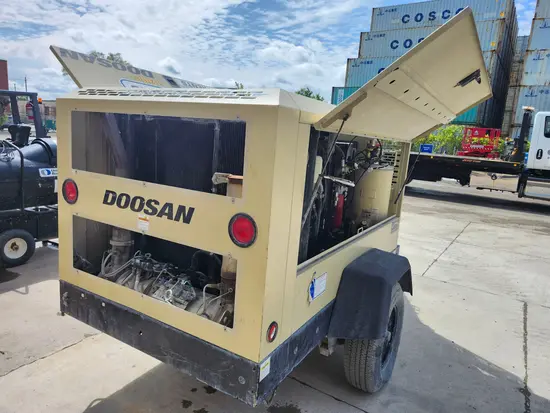 2021 Doosan P425/HP375WCUT4 Air Compressor