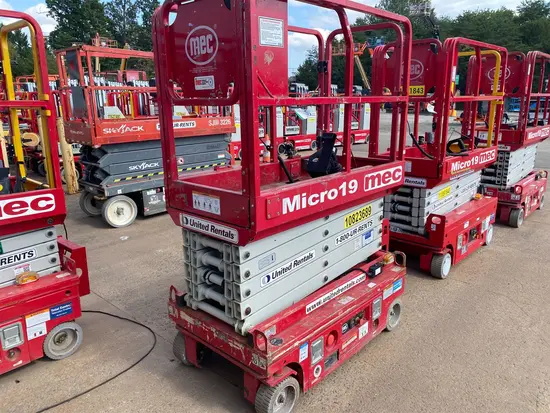 2018 MEC MICRO 19 Scissor Lift