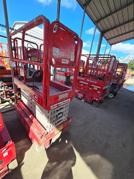 2018 MEC MICRO 19 Scissor Lift