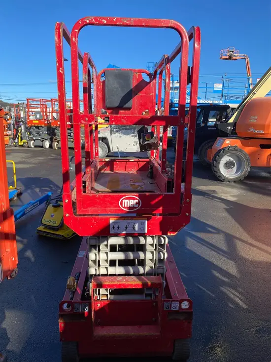 2017 MEC MICRO 19 Scissor Lift