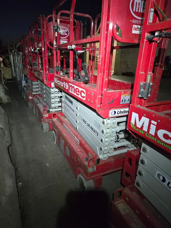 2019 MEC MICRO 19 Scissor Lift