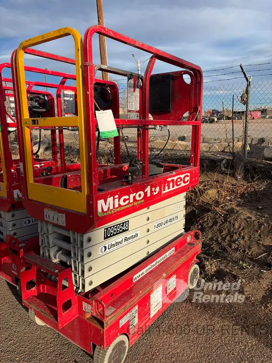 2019 MEC MICRO 19 Scissor Lift
