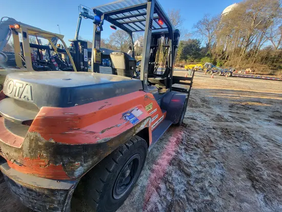 2021 Toyota 8FD70U Warehouse Forklift