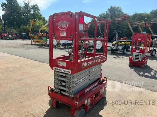 2019 MEC MICRO 19 Scissor Lift