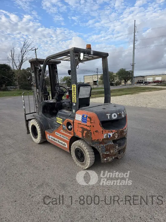 2018 Toyota 8FDU25 Warehouse Forklift