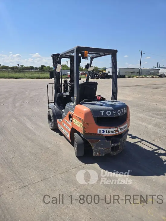 2018 Toyota 8FDU25 Warehouse Forklift
