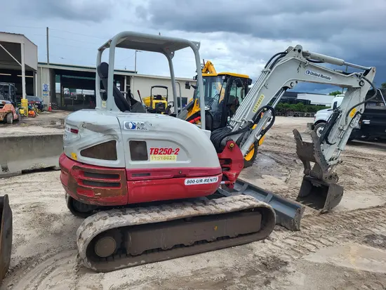 2022 Takeuchi TB250-2R Mini Excavator