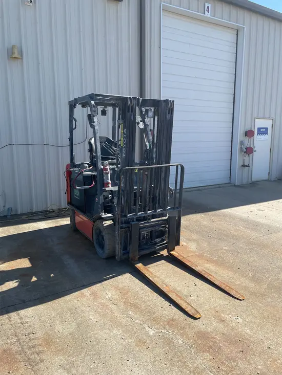 2018 Toyota 8FBCU25 Warehouse Forklift