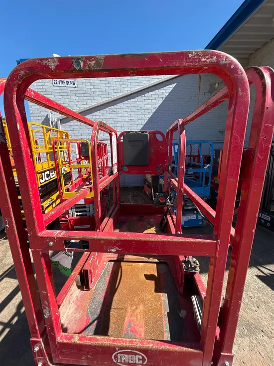2018 MEC MICRO 19 Scissor Lift