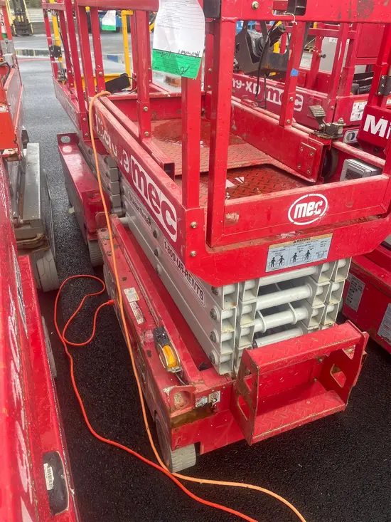 2019 MEC MICRO 19 Scissor Lift