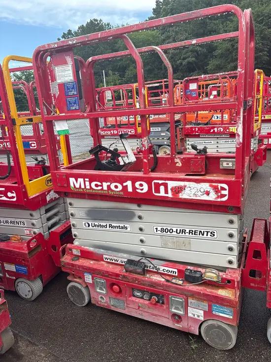 2019 MEC MICRO 19 Scissor Lift